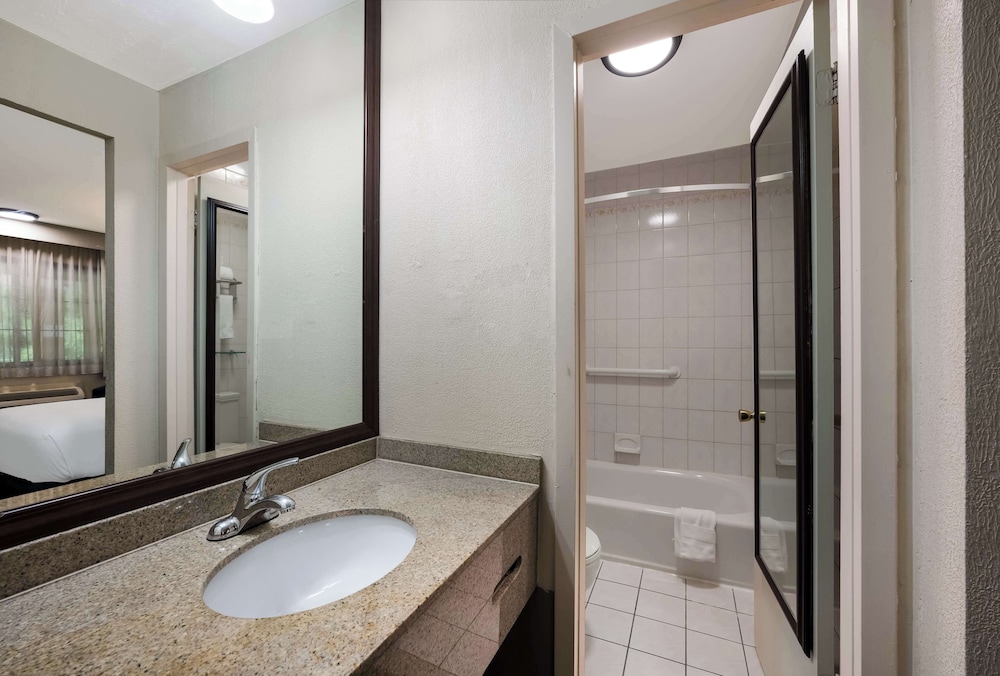 SureStay Plus by Best Western Woodbury Inn - photo 21