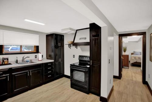 Unique Downtown 2br 2ba close to everything Apt.B — 4-Star Luxury Hotel in Gainesville, United States