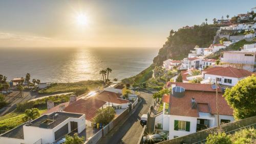 Sunset Villa — 4-Star Luxury Hotel in Canico, Portugal