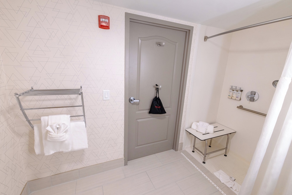 Holiday Inn Express Hotel of Neptune by IHG - photo 39