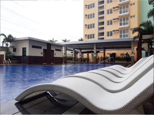 Serenity Suites: Your tranquil gateway — Binan — photo 2