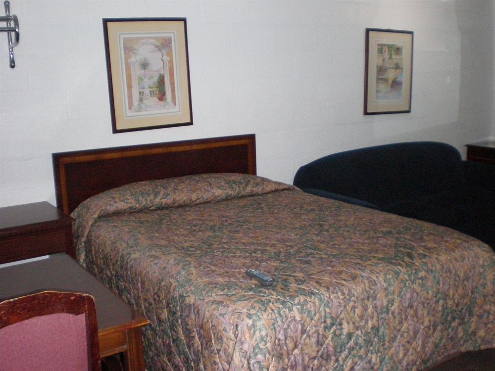 Quail Run Motor Inn - photo 10
