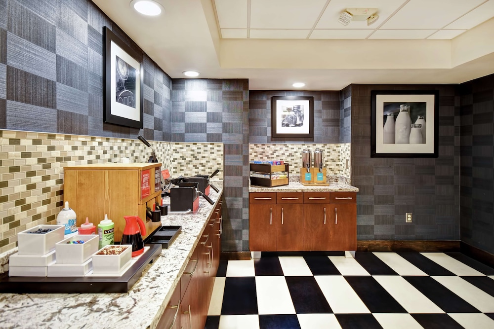 Hampton Inn Auburn - photo 29