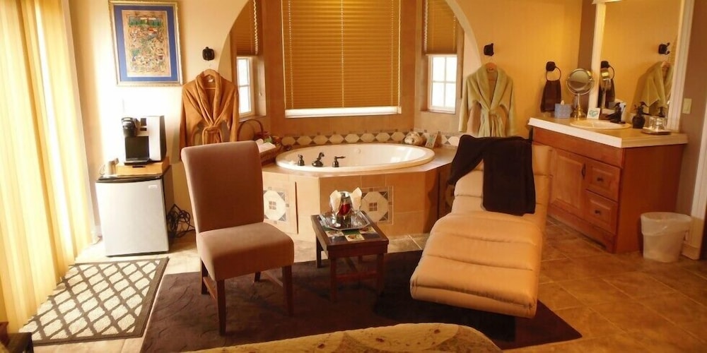 The Collins Inn and Seaside Cottages - photo 42