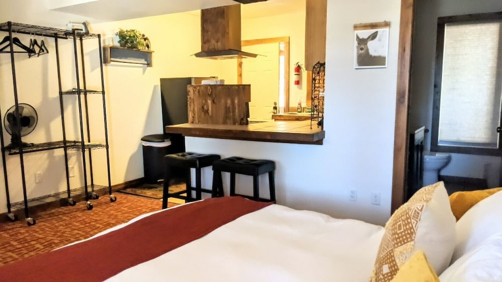 The Green Mountain Falls Lodge - photo 3