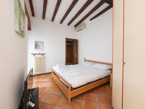 Youhosty Porta Romana M3 — 4-Star Luxury Hotel in Milan, Italy