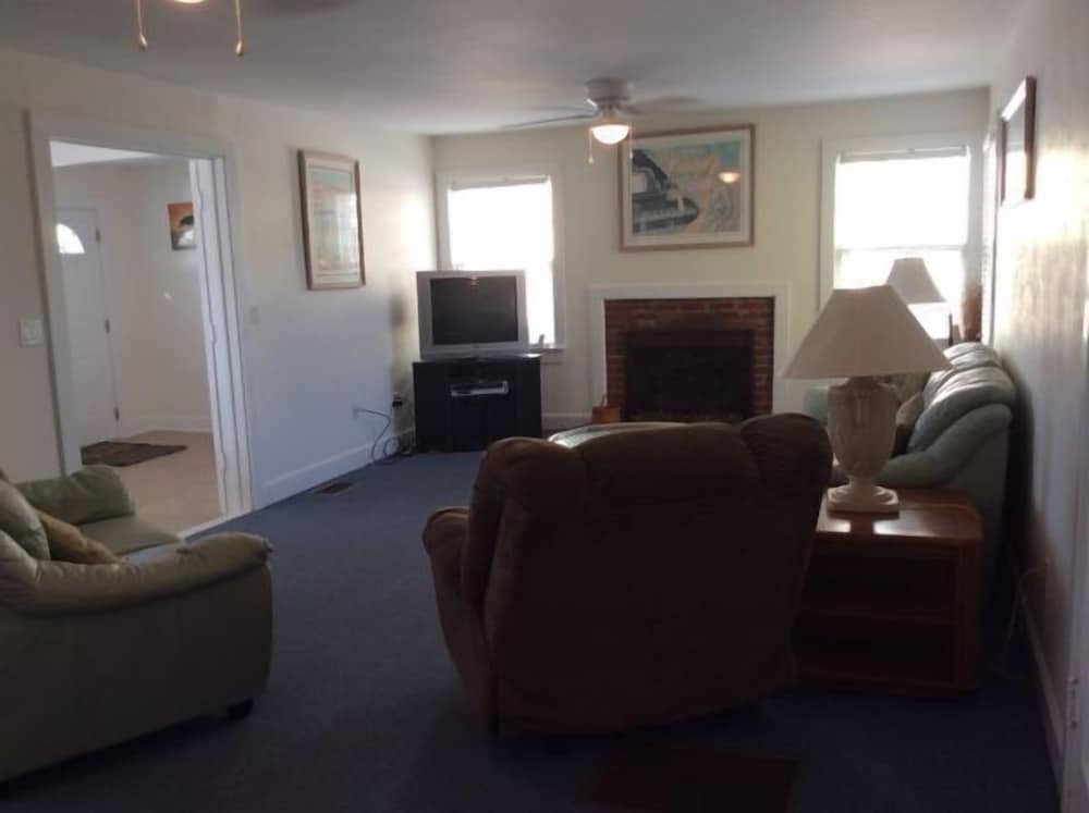 Red Coconut RV Park - photo 8