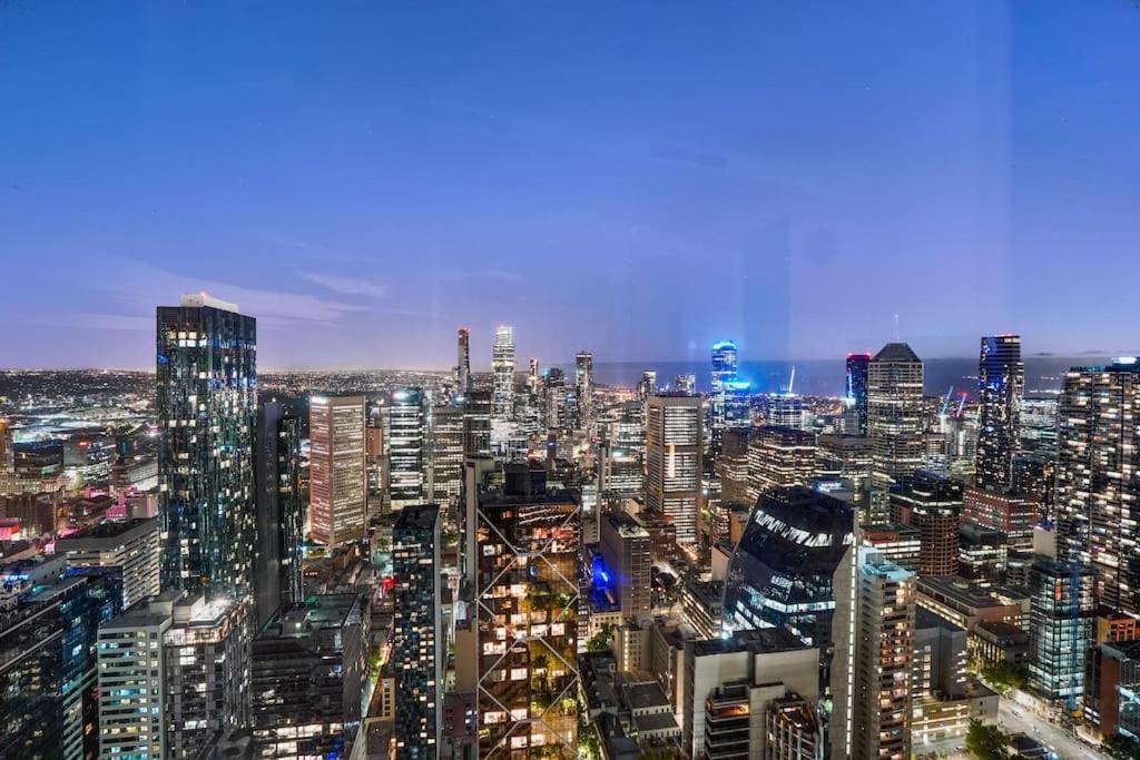 Lv 60 Skyline 2b 2b 1cp in Heart of Melbourne — 4-Star Luxury Hotel in Melbourne, Australia