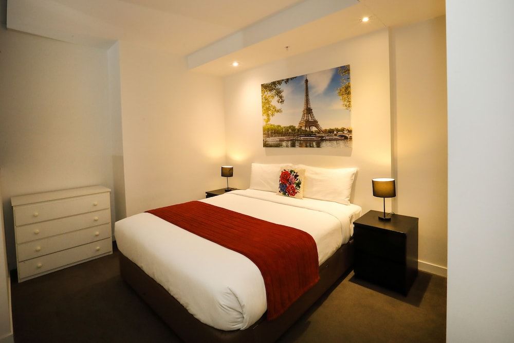 Flinders Street Apartments Melbourne CBD — 4-Star Luxury Hotel in Melbourne, Australia