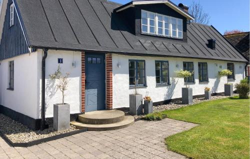 3 Bedroom Awesome Home In Simrishamn — 4-Star Luxury Hotel in Simrishamn, Sweden