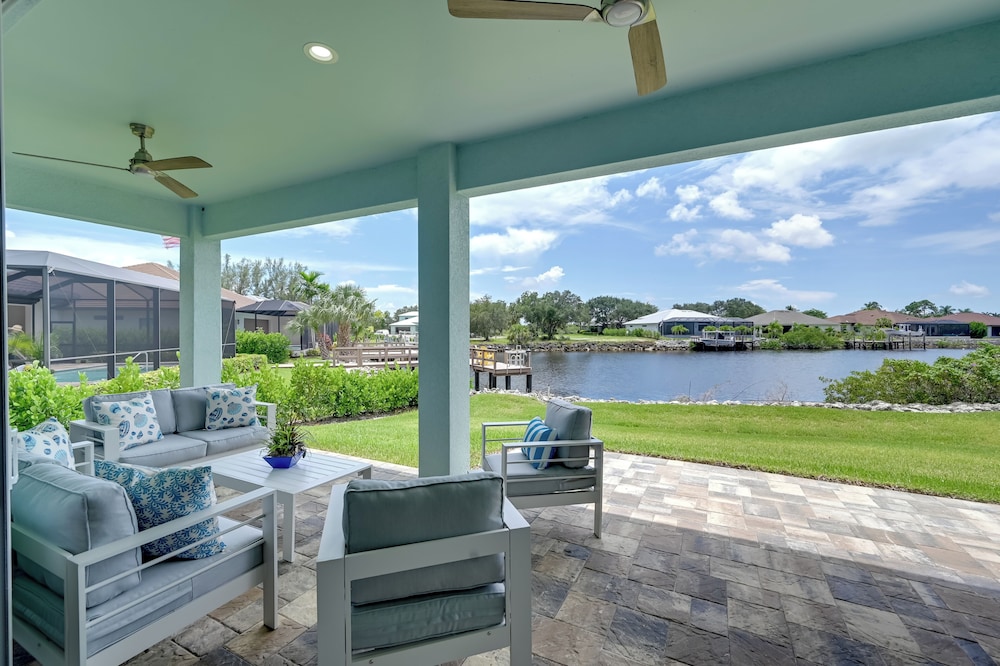 Luxurious Canal Front Retreat with Game Room in Naples, United States