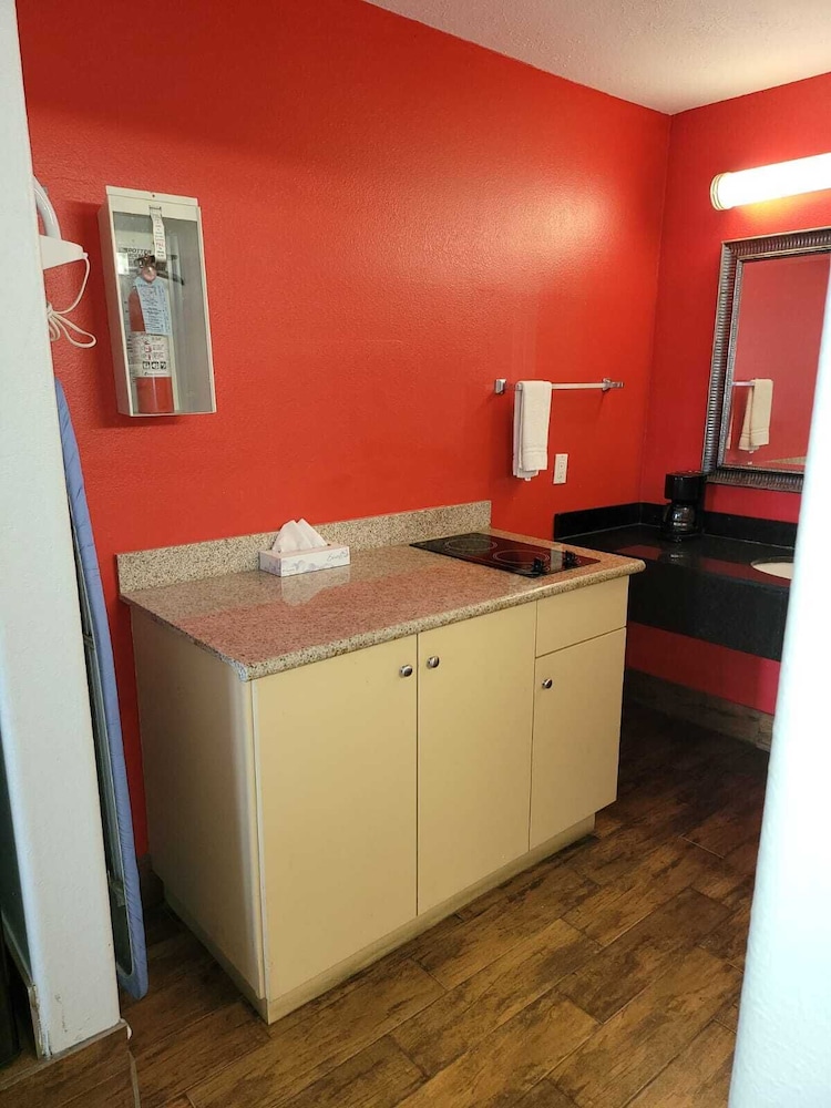 Texas Inn & Suites Raymondville - photo 31