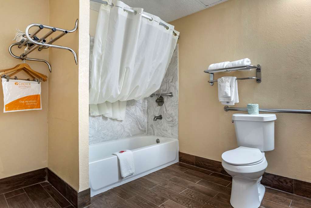 Econo Lodge Oxford near Choccolocco Park - photo 15