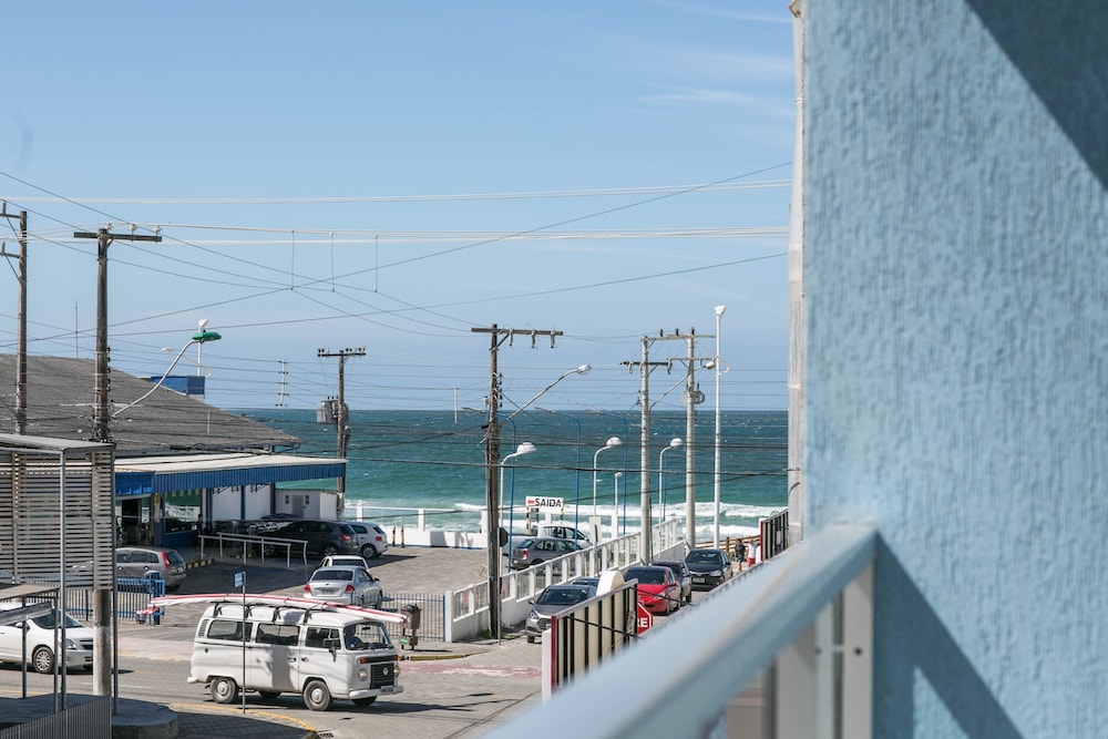 Bombinhas Praia Apart Hotel Unidade de Bombas in Itapema, Brasil