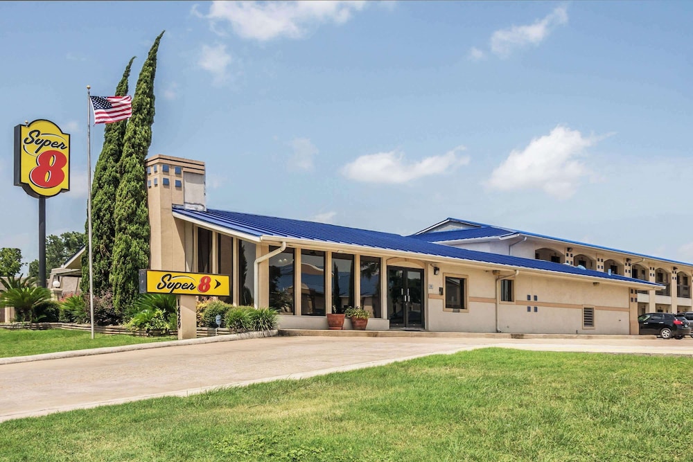 Super 8 by Wyndham San Marcos - photo 17