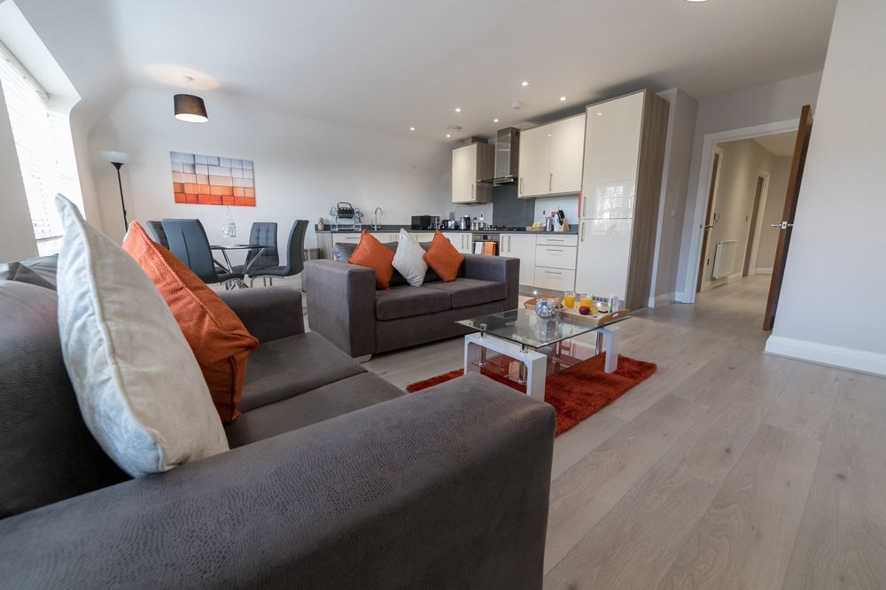 Helios Court Penthouse Serviced Apartment by Ferndale — 4-Star Luxury Hotel in Maidenhead, United Kingdom
