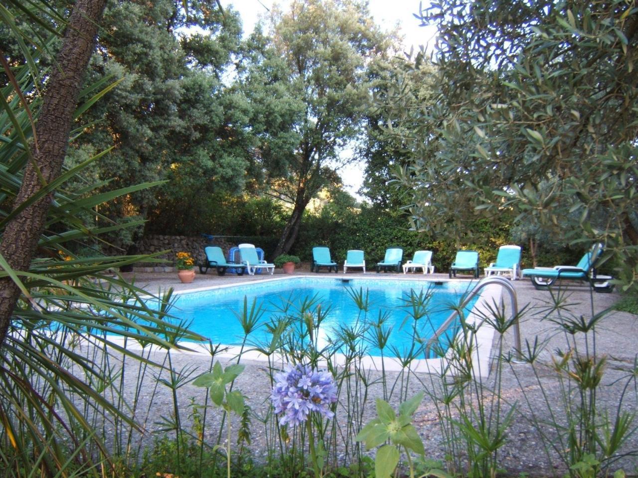 La Radassière Chambres d'hôtes Cotignac — 4-Star Luxury Hotel in Cotignac, France