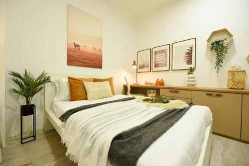 Ideal Home Spacious & Modern Accommodation near Unirii Square — 4-Star Luxury Hotel in Bucharest, Romania