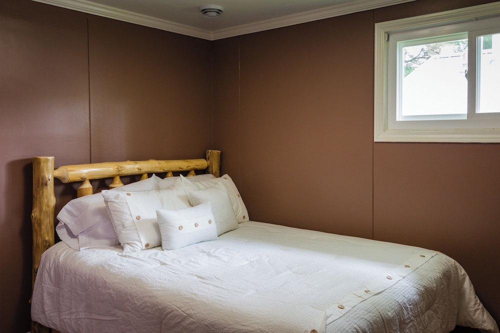 Elemental Resort — Gwinn — photo 2