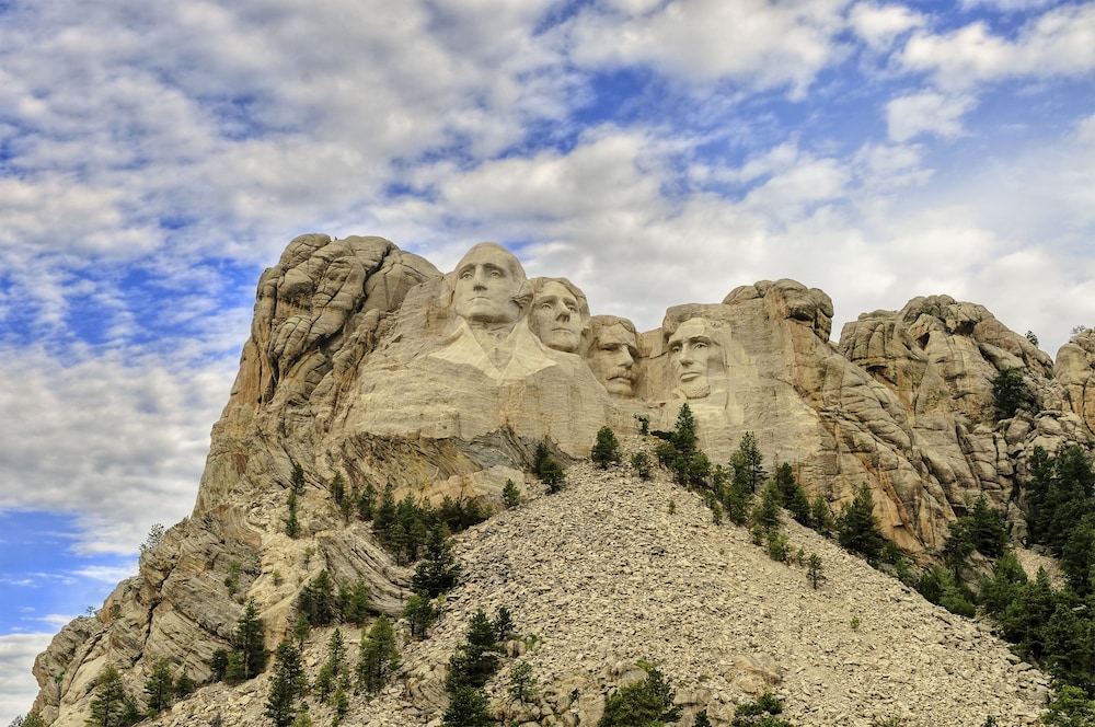 Holiday Inn Express & Suites Rapid City Rushmore South by IHG - photo 54