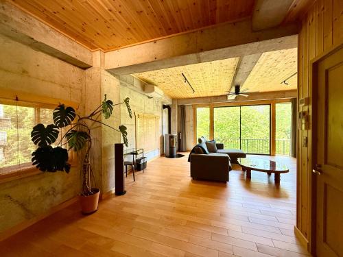 Tateya Vacation Cozy Spacious Suite By The Creek Near Hot Springs 21348830 — Akiruno