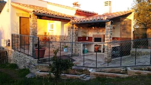 Cozy Studio In Valencia De Alcantara 25 M Lovely Garden 12909859 — Valencia De Alcantara