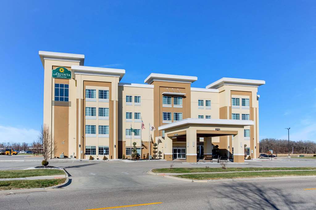 La Quinta Inn & Suites by Wyndham Springfield IL - photo 5
