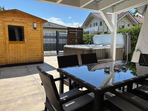 Ferienhaus Andrea Mit Whirlpool Und Sauna — Rimsting