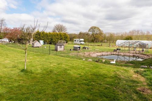 Llys Onnen North Wales Holiday Cottage — 4-Star Luxury Hotel in Mold, United Kingdom