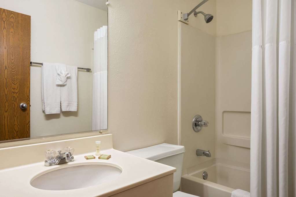Super 8 by Wyndham Prestonsburg - photo 15
