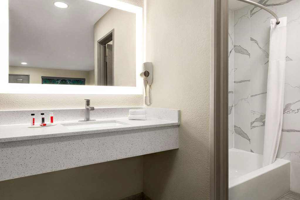 Days Inn by Wyndham Ruidoso Downs - photo 29