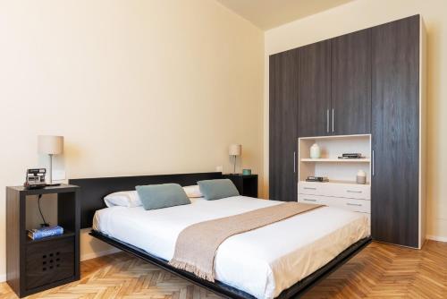 Libia Flexyrent A.C. Wifi. — 4-Star Luxury Hotel in Milan, Italy