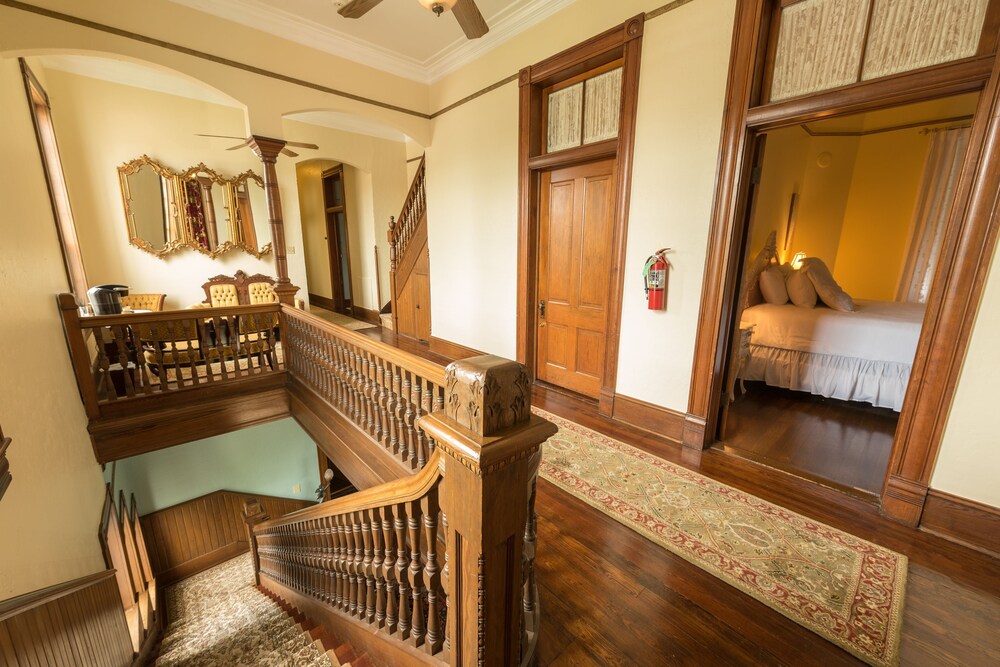 The Olivia Mansion - photo 24
