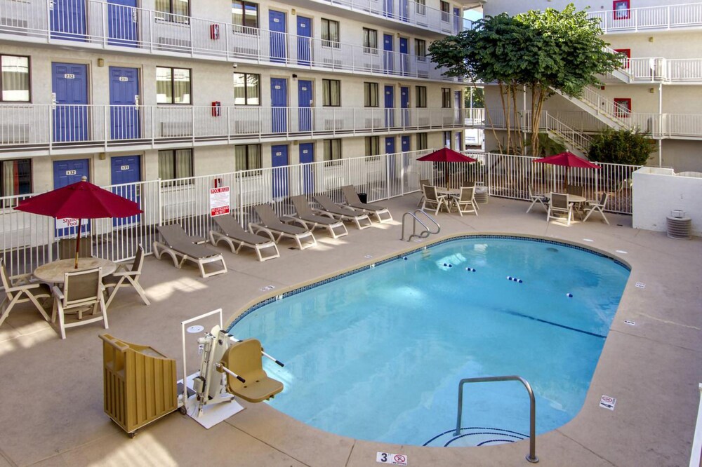 Phoenix Inn - photo 9