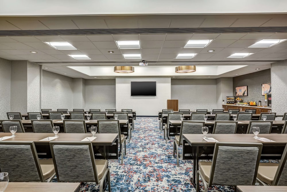 Hilton Garden Inn Boston Waltham - photo 41