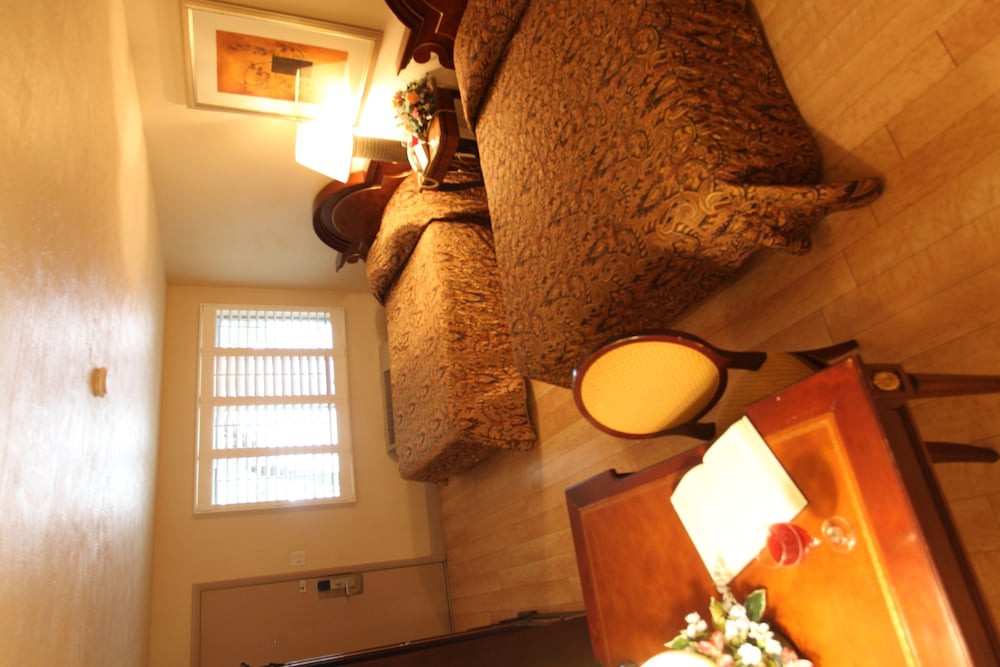 The Greenwell Inn - photo 8