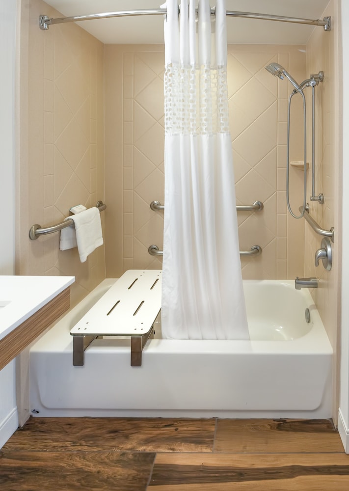 Hampton Inn Doylestown - photo 29