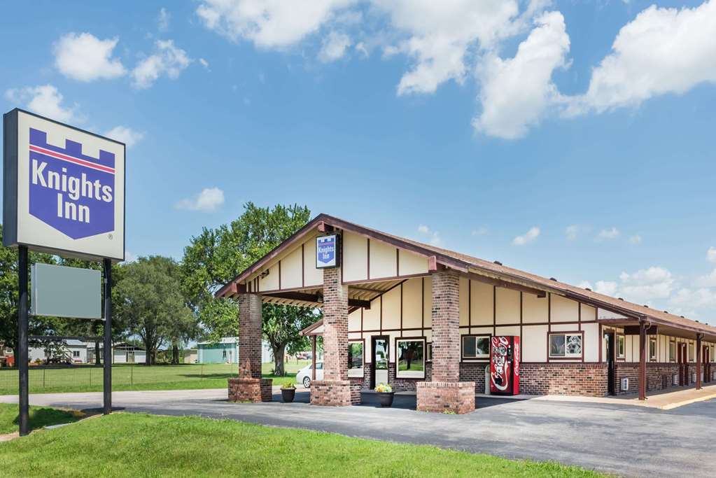 Knights Inn Chanute - featured photo