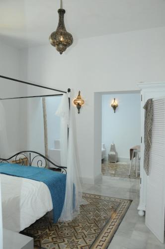 Santa María 12 Boutique Apartamentos — 4-Star Luxury Hotel in Cadiz, Spain