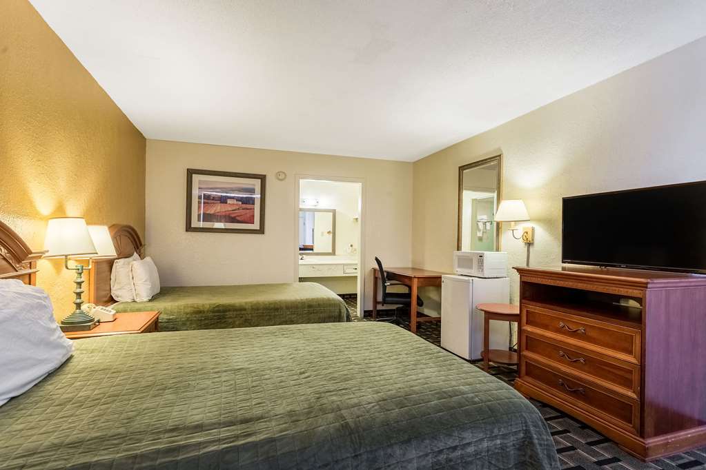 Rodeway Inn Denmark Jackson - photo 21