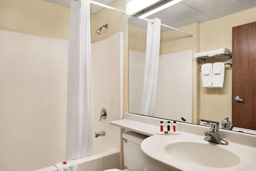 Travelodge by Wyndham Fort Scott - photo 12