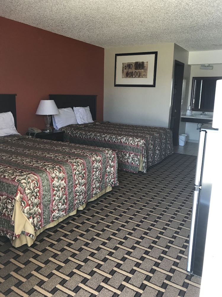 Relax Inn Henryetta - photo 2