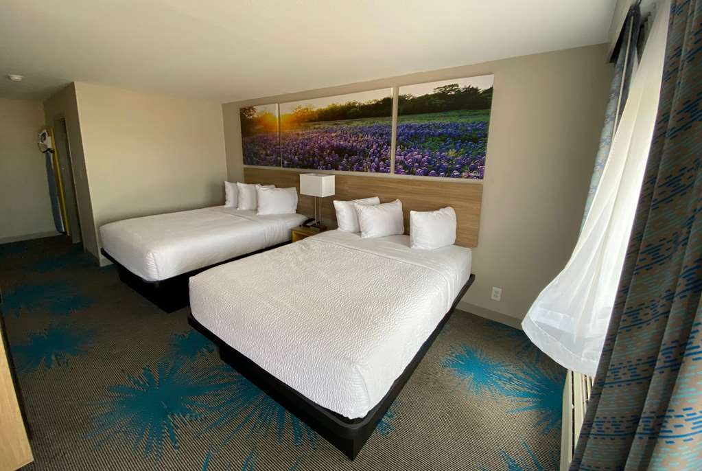 Days Inn by Wyndham Waco University Area - photo 27