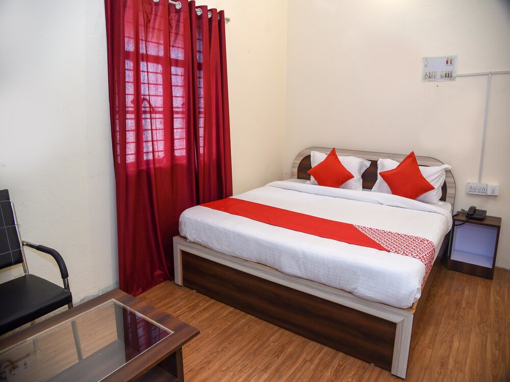 OYO 15684 Hotel Vibrant Inn in Dinapore, India