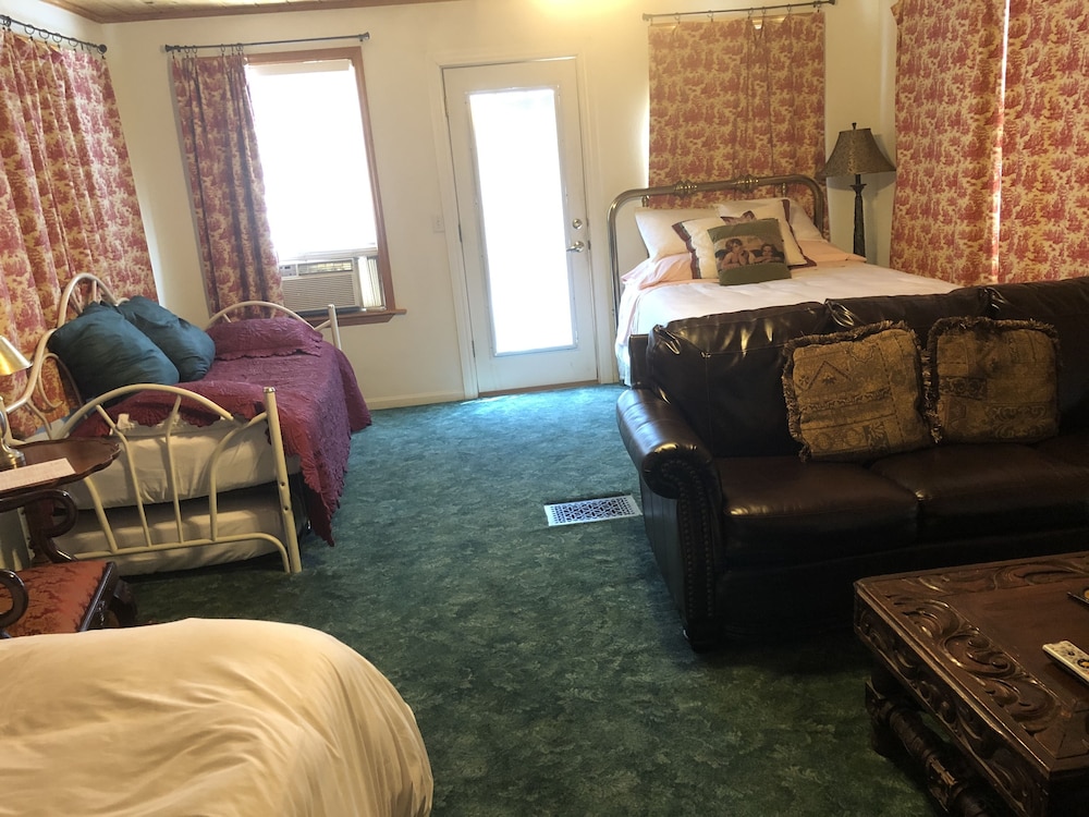 Echo Canyon Spa Resort - photo 26