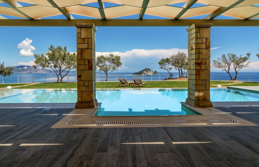 Artina Luxury Villa — 4-Star Luxury Hotel in Zakynthos, Greece