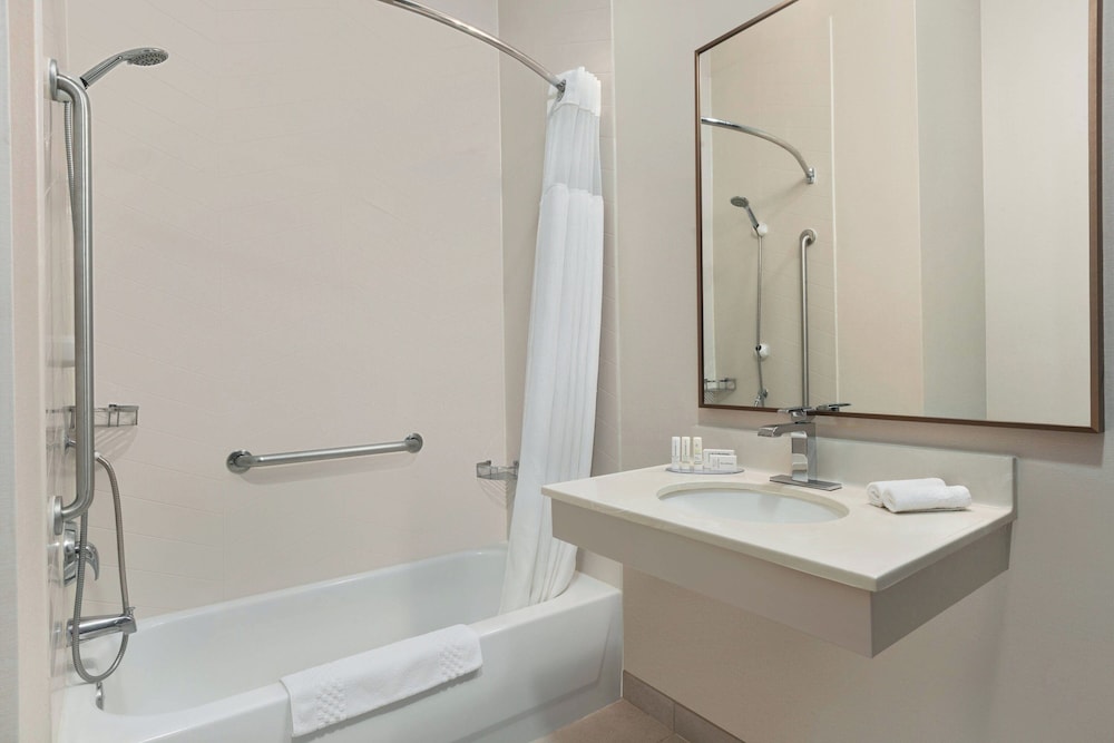 Fairfield Inn & Suites by Marriott Reno Sparks - photo 21