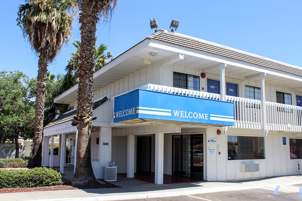 Motel 6 Coalinga CA East - featured photo