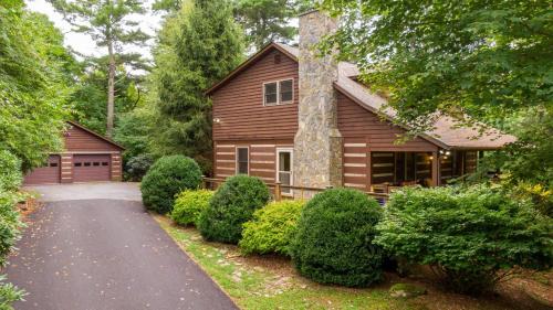 4J Getaway in Boone, United States