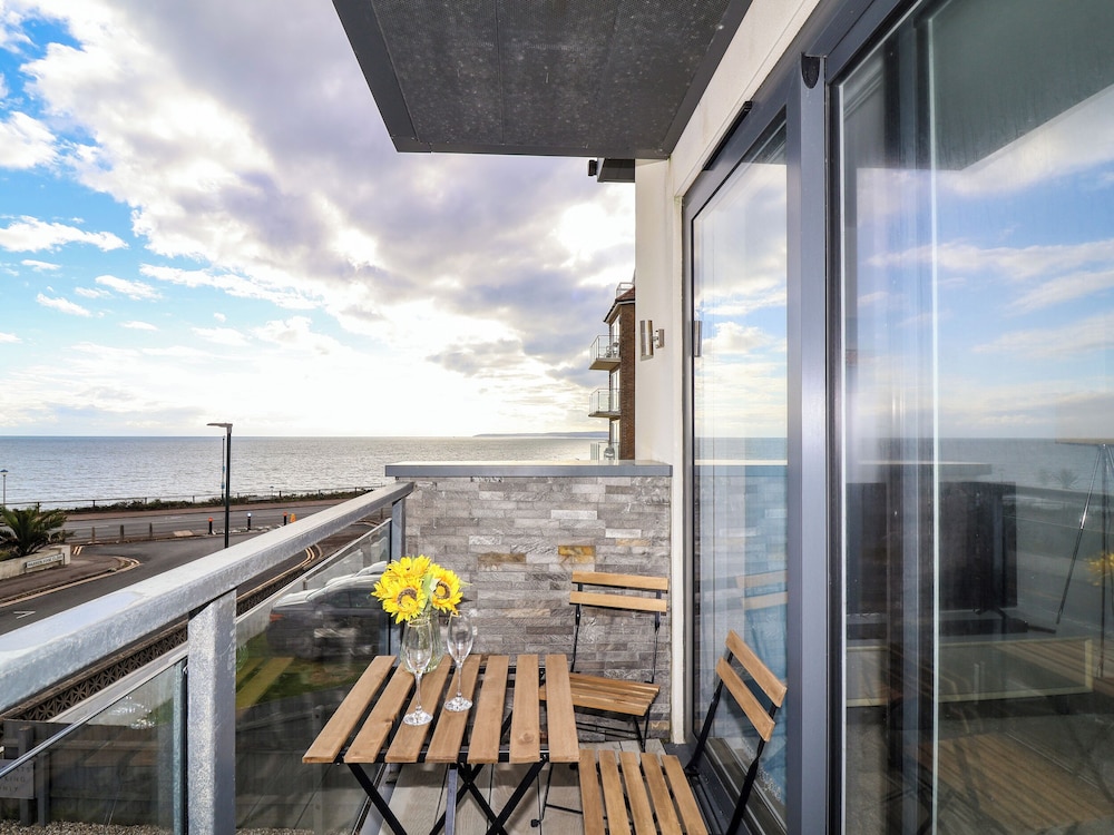 7 Warren Edge Close — 4-Star Luxury Hotel in Bournemouth, United Kingdom